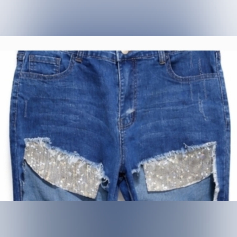 NWT Hot & Delicious Blue Jeans with Silver Sequin Pockets NWT